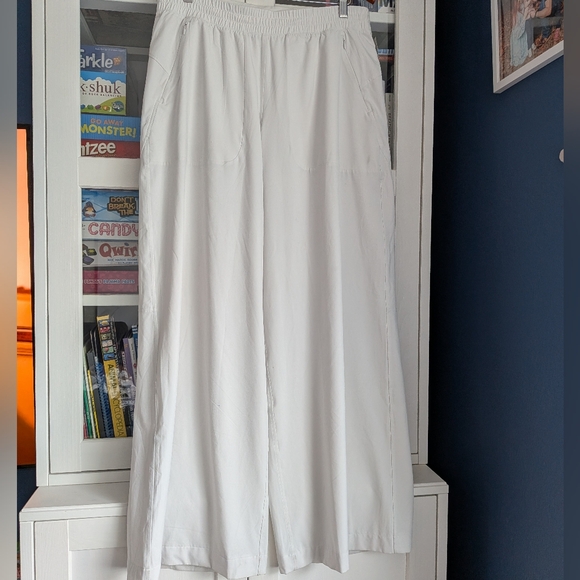 Lululemon Swift Mid-Rise Wide-Leg Pant - Bone - Size 12 Small Stain - Picture 12 of 12